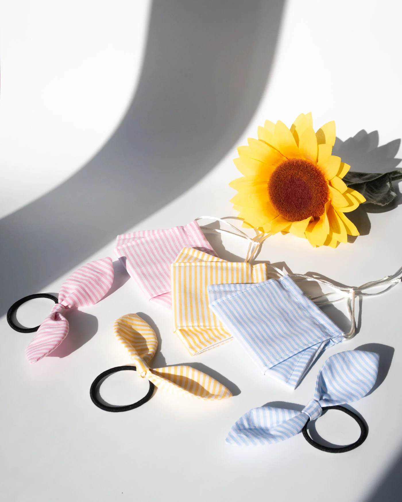 3D-Pastel-Yellow-Stripes-Face-Mask-&-Bows-Set-ohashii-