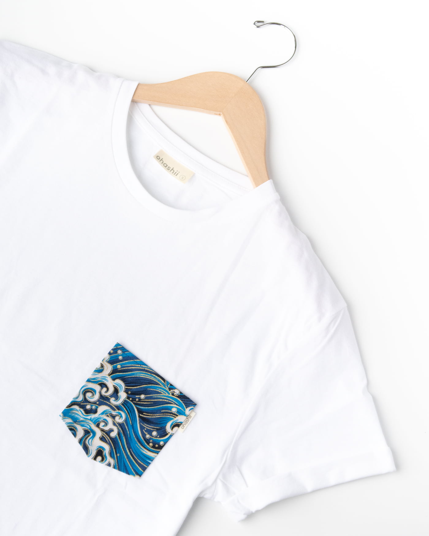 Japanese-pocket-tshirt-kanagawa-waves-ohashii-1