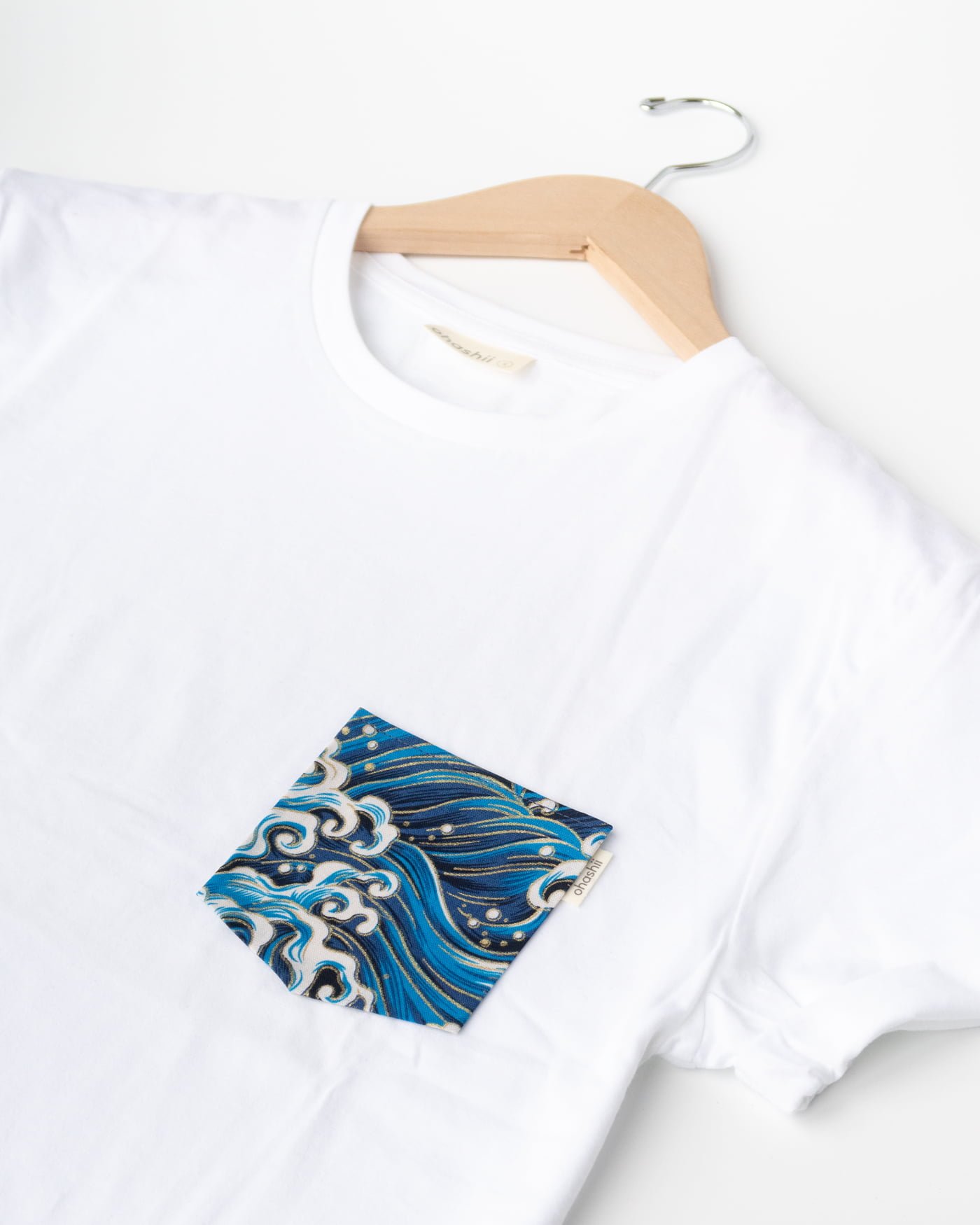 Japanese-pocket-tshirt-kanagawa-waves-ohashii-2