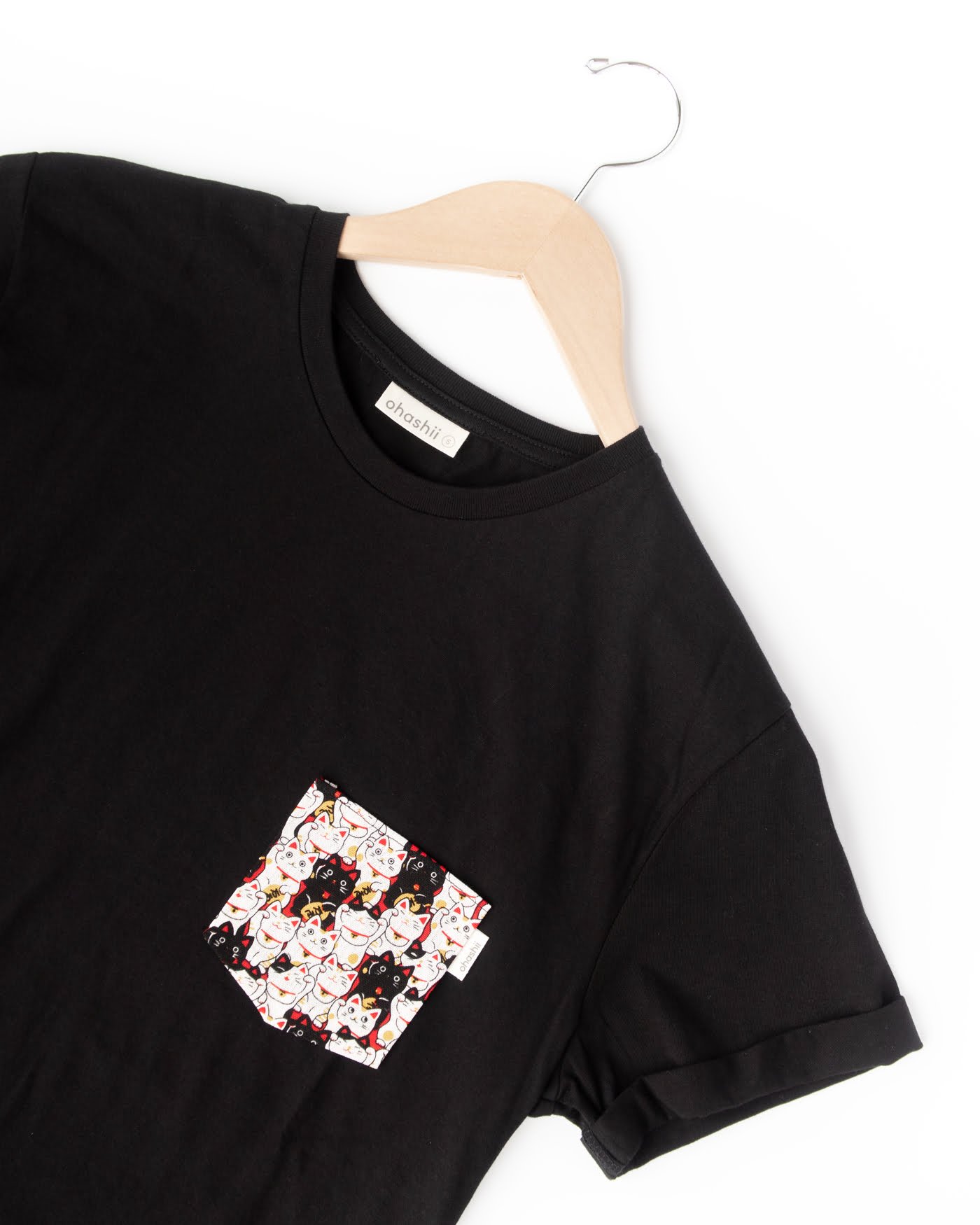 Waving-Cat-Pocket-Tee-ohashii-1