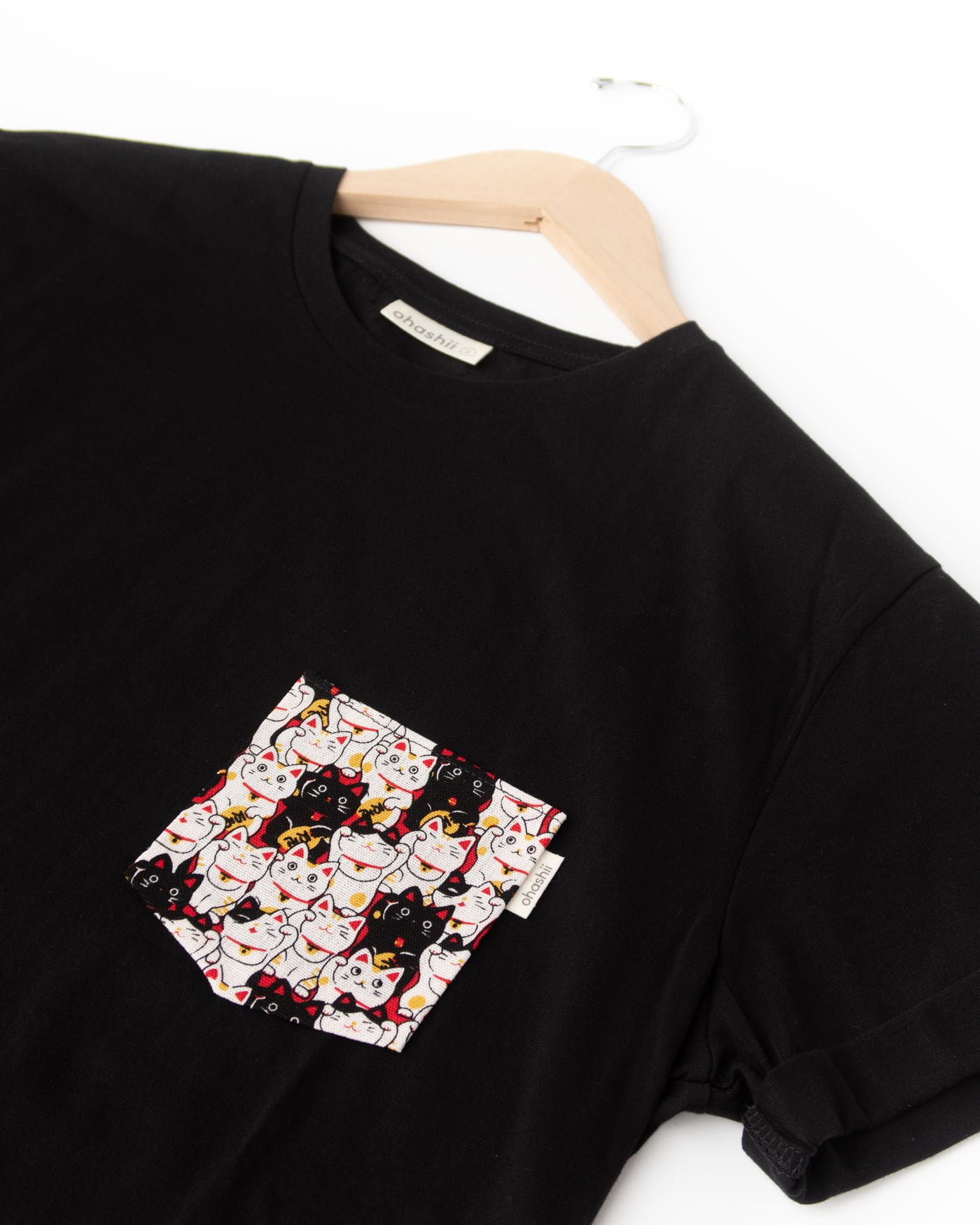 Waving-Cat-Pocket-Tee-ohashii-2