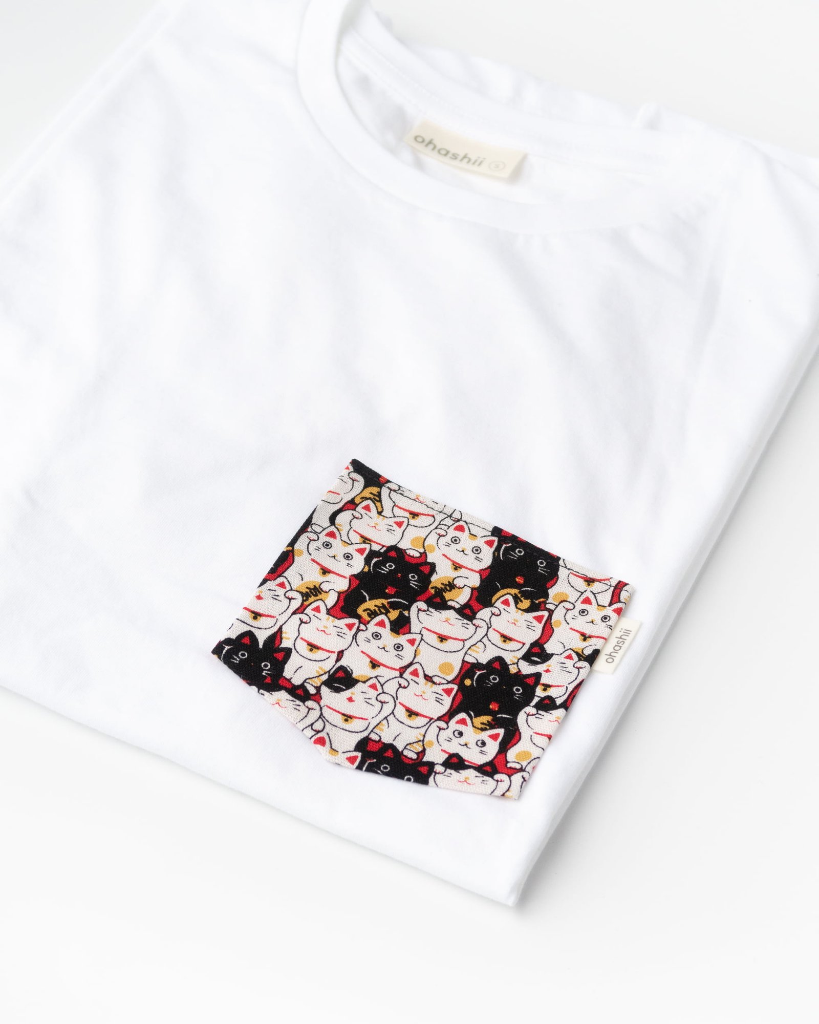 ohashii-pocket-tee-lucky-neko-white