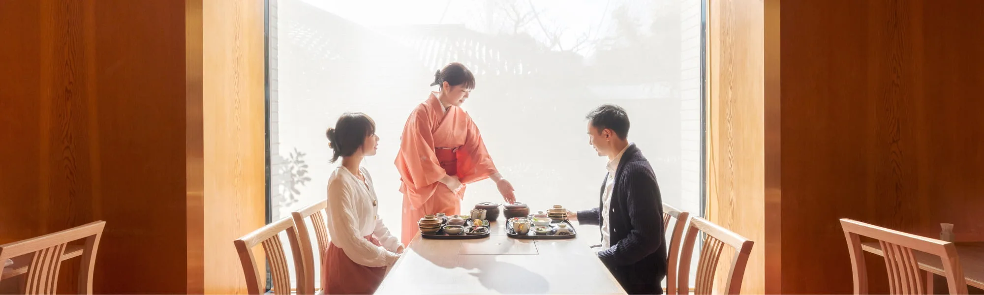 Japanese Etiquette: Your Guide to Cultural Courtesy 🎎